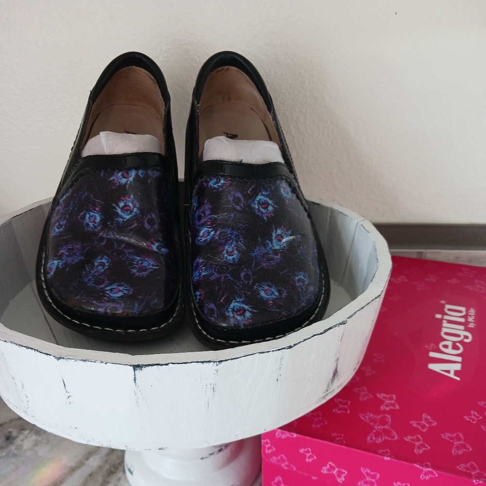 Peacock print Alegria slip on - Picture 4 of 8